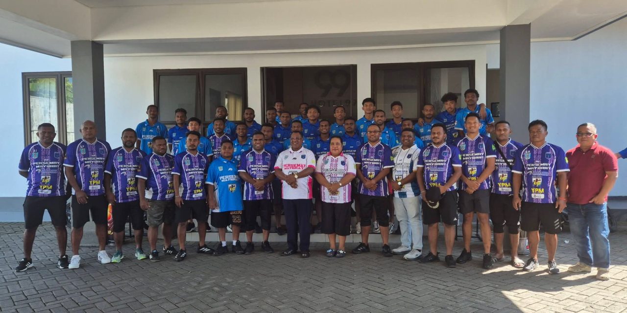 Bupati Maybrat Beri Semangat dan Motivasi kepada Tim Persemay Maybrat Jelang Pertandingan di Jember