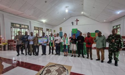 Pemkab Sorong Selatan Serahkan Bantuan Rp500 Juta untuk Pembangunan Gereja GKI Ebenheiser Mugim