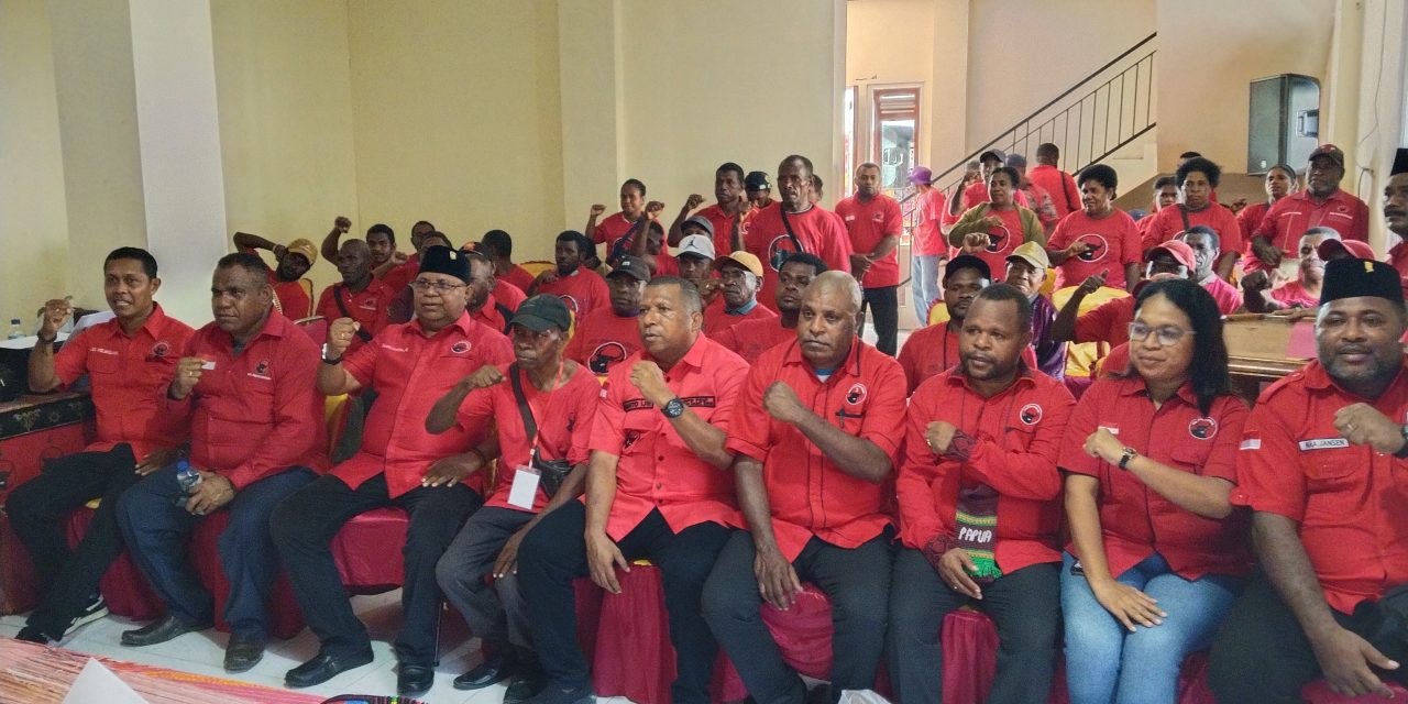 Ketua DPD PDI Perjuangan Papua Barat Daya Melantik 24 Pengurus PAC se-Kabupaten Maybrat