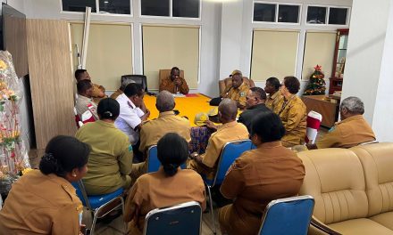 Sekda Maybrat Pimpin Rapat Bersama Pimpinan OPD Bahas Tindak Lanjut Temuan BPK RI