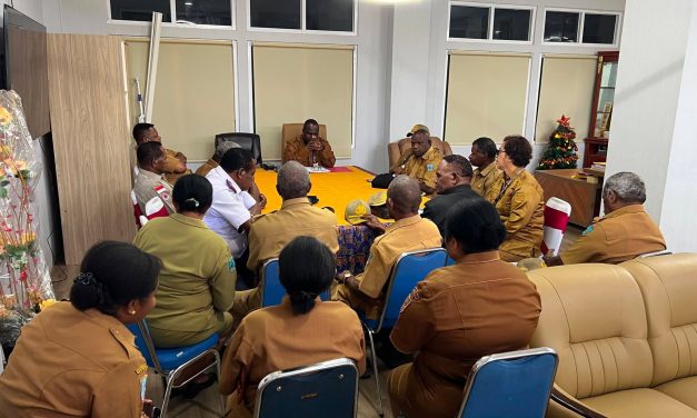 Sekda Maybrat Pimpin Rapat Bersama Pimpinan OPD Bahas Tindak Lanjut Temuan BPK RI