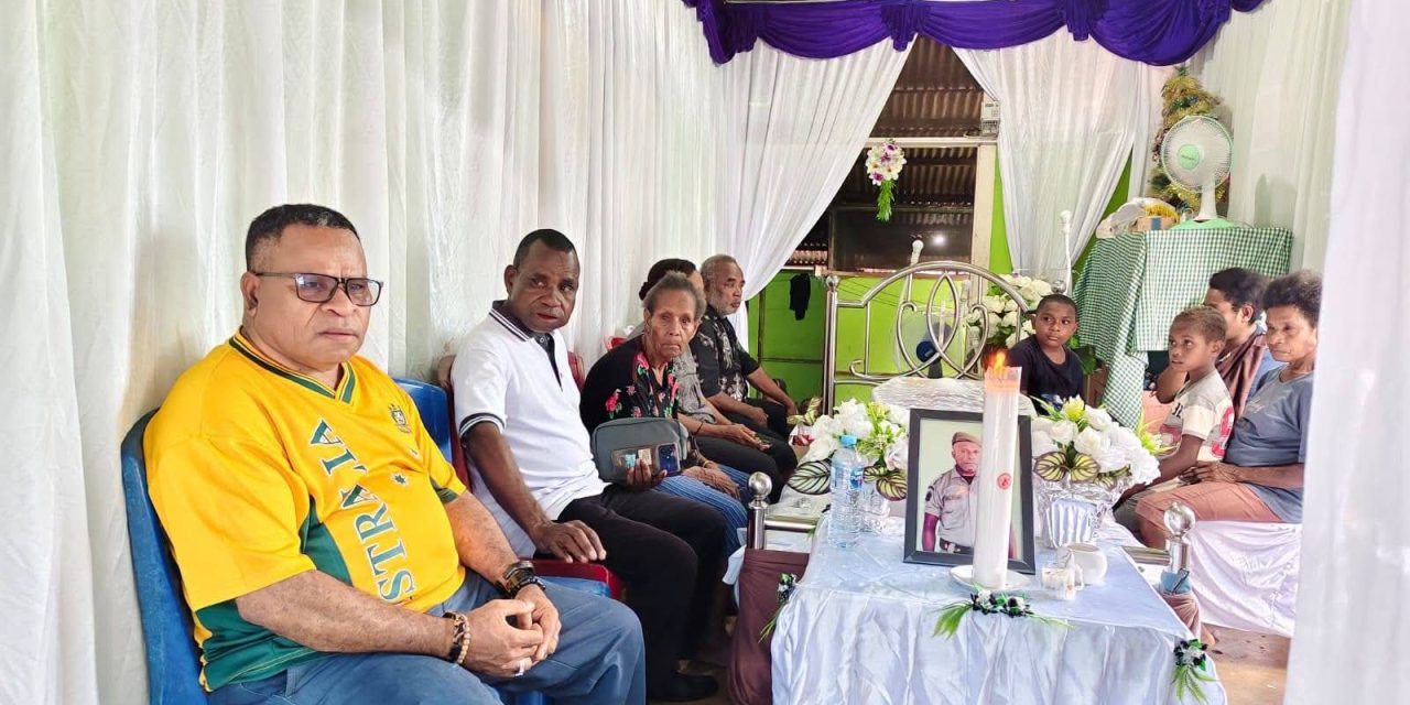 Wakil Bupati Sorong Selatan Yohan Bodory Sampaikan Duka Cita atas Wafatnya Yermias Dedaida