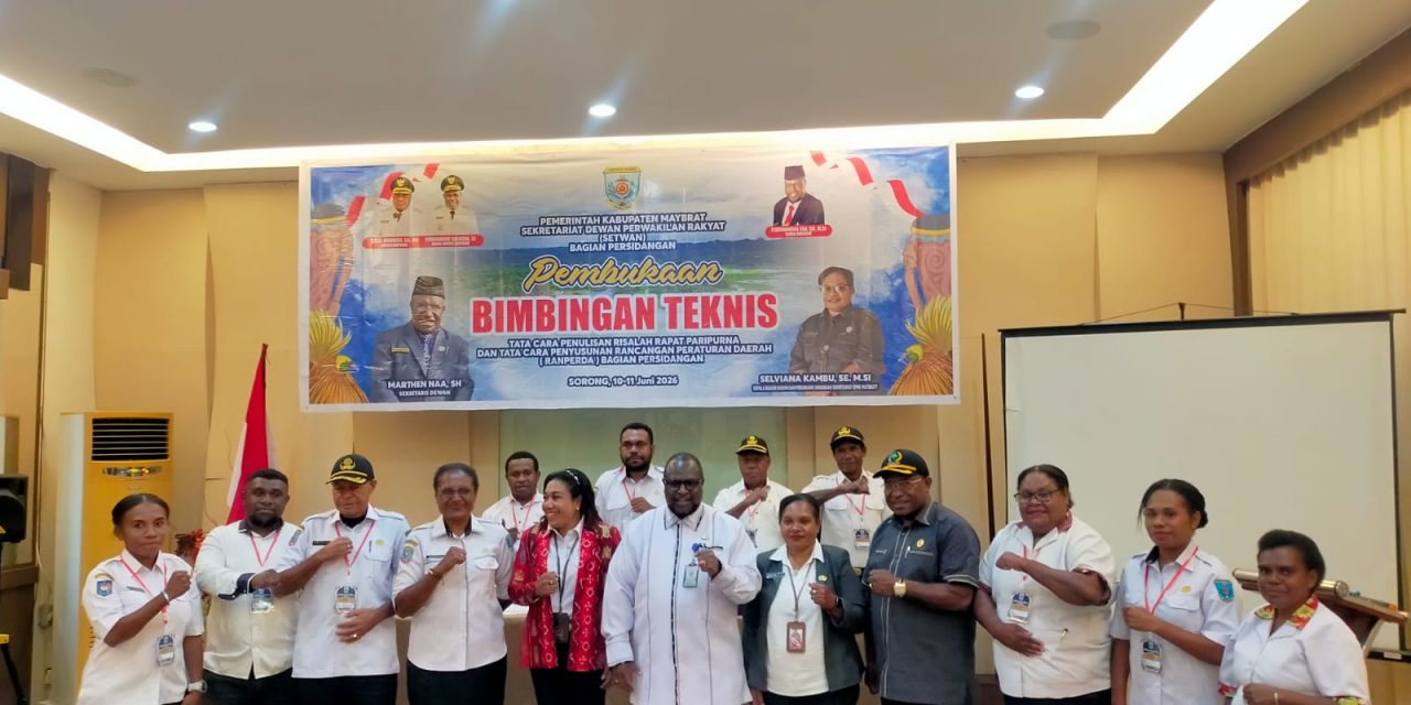 Sekda Maybrat Ferdinandus Taa Buka Bimtek Penulisan Risalah Rapat Paripurna dan Penyusunan Rancangan Peraturan Daerah