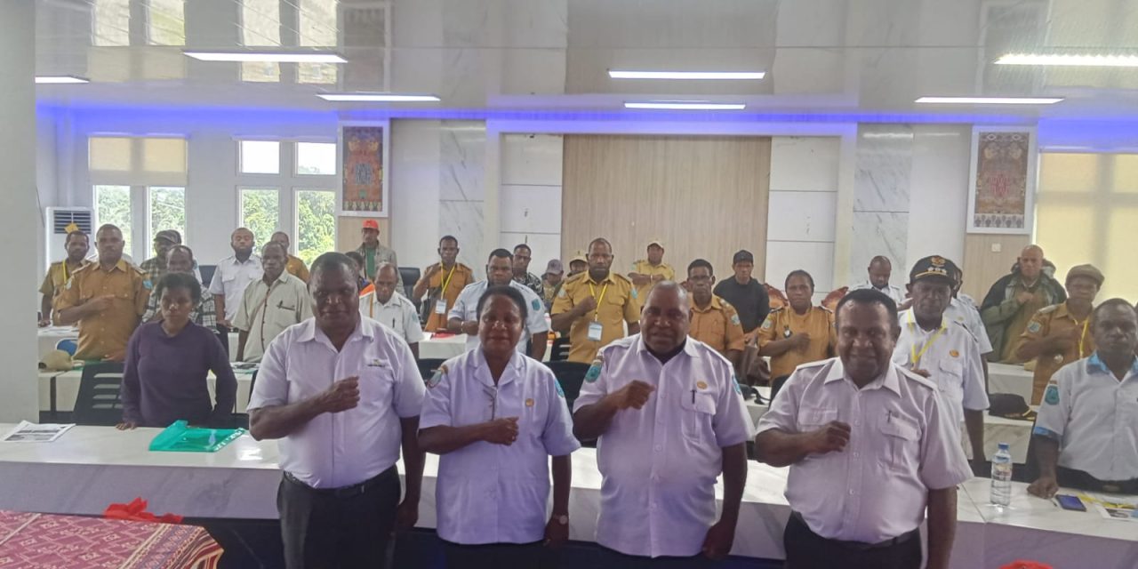 Asisten I Setda Maybrat Resmi Buka Sosialisasi Administrasi Kependudukan dan Pencatatan Sipil di di wilayah Aifat raya
