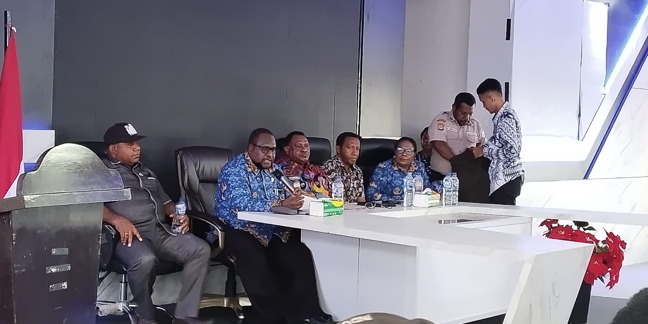 Sekda Maybrat Ferdinandus Taa: Ingatkan Kepala Kampung Kelola Dana Kampung Secara Tepat dan Transparan