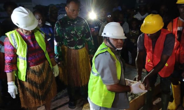 Wabup Sorong Selatan menghadiri peletakkan Batu Pertama Pembangunan Kampung Nelayan Merah Putih di Distrik Konda