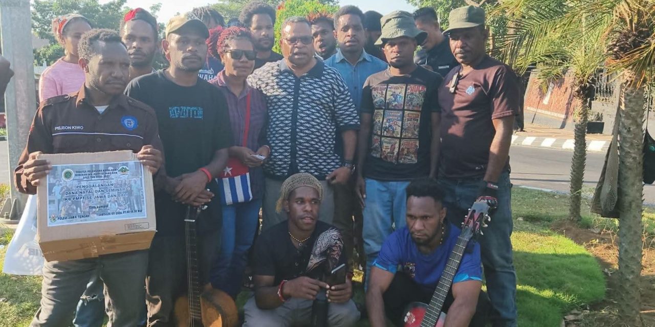 Wakil Bupati Sorong Selatan, Yohan Bodory Menunjukkan Kepeduliannya Terhadap Mahasiswa Asal Papua Di Kota Semarang