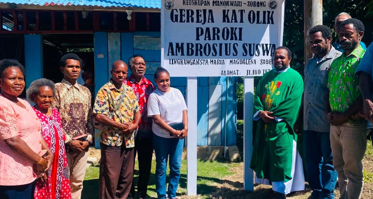 Peresmian Papan Nama Kapela Maria Magdalena Sabes Berlangsung Khidmat, Umat Katolik Sampaikan Syukur