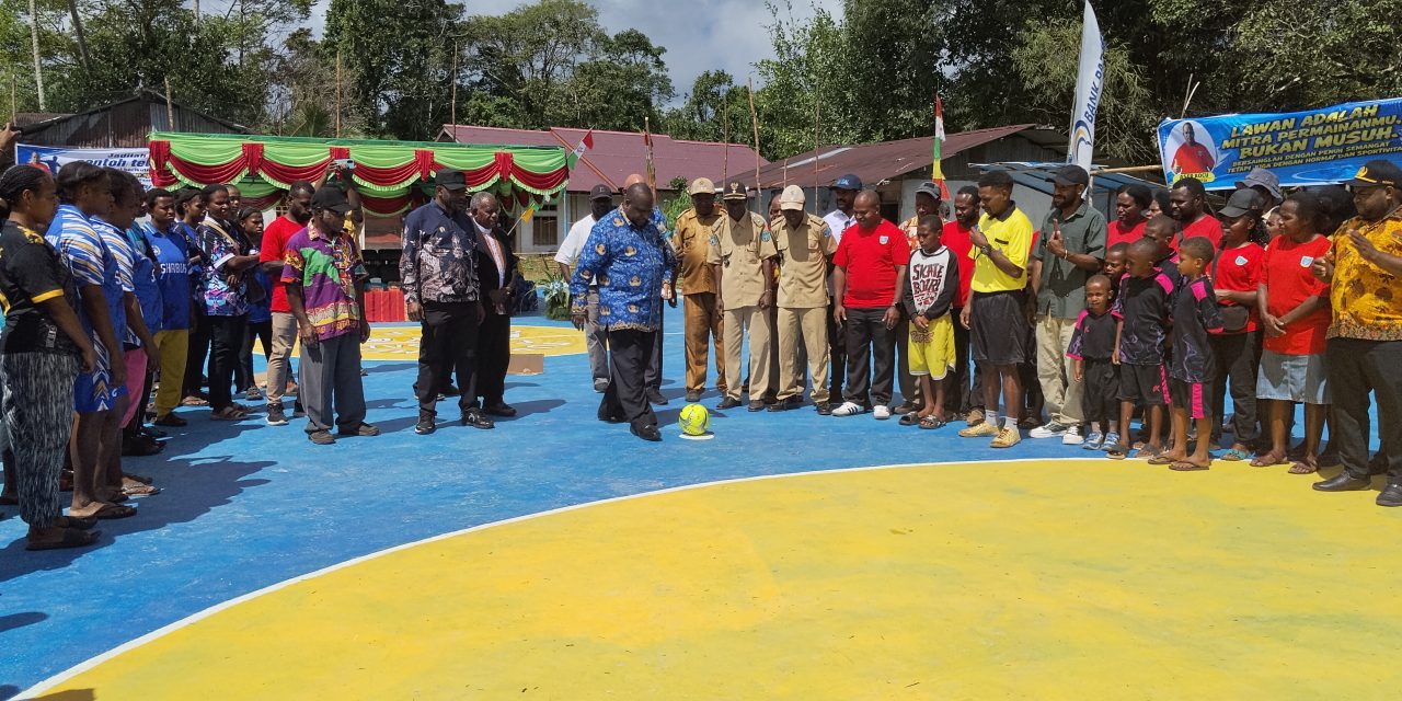 Sekda Maybrat Buka Turnamen Futsal Aisyo Cup I, Ajak Peserta Junjung Sportivitas dan Kebersamaan.