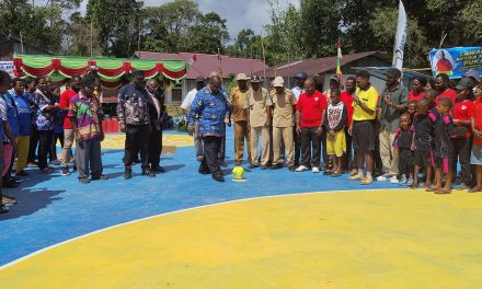 Sekda Maybrat Buka Turnamen Futsal Aisyo Cup I, Ajak Peserta Junjung Sportivitas dan Kebersamaan.