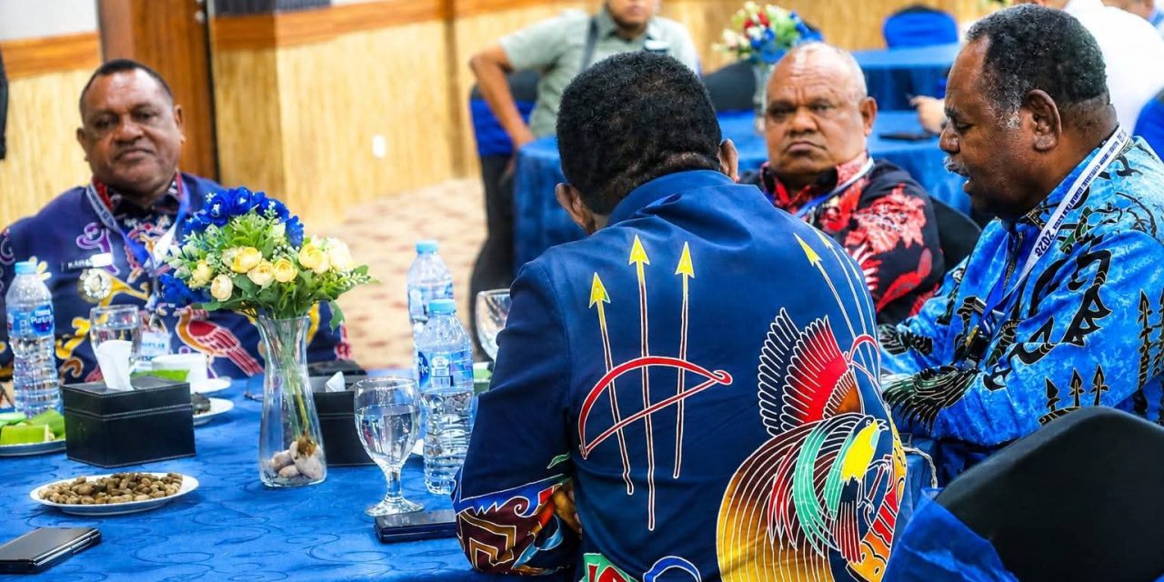 Bupati Maybrat Karel Murafer Hadiri RUPSLB PT Bank Pembangunan Daerah Papua Tahun 2026