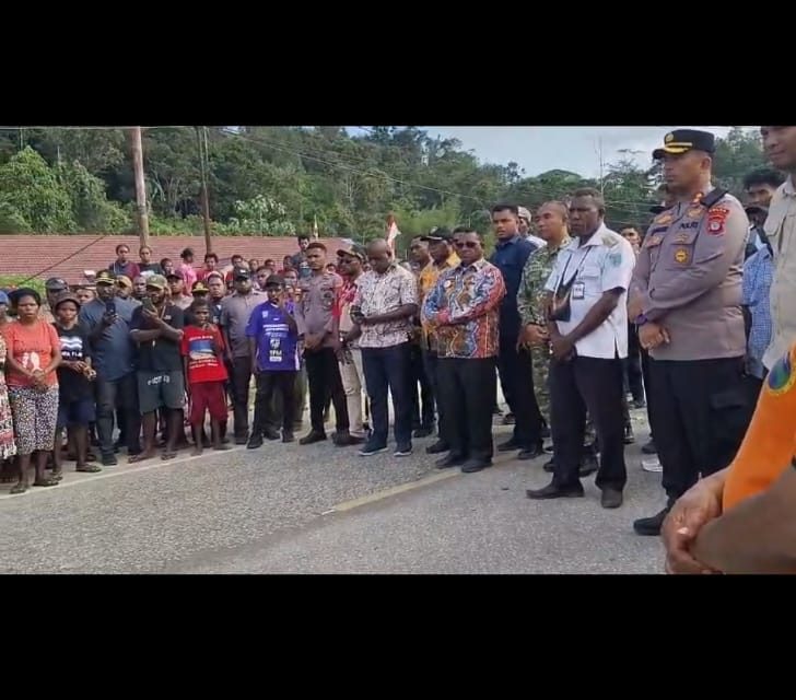Bupati Maybrat, Dandim dan kapolresTemui Massa Aksi Penembakan di Aifat Timur, Minta Masyarakat Tetap Tenang