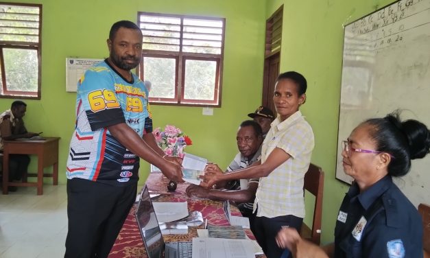 Naftali Kambu Apresiasi Perjuangan Anggota DPR RI Riko Sia untuk Program PIP di Maybrat