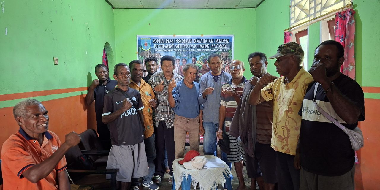 Tokoh Masyarakat Dolfinus Way Sosialisasikan Program Ketahanan Pangan di Distrik Aitinyo