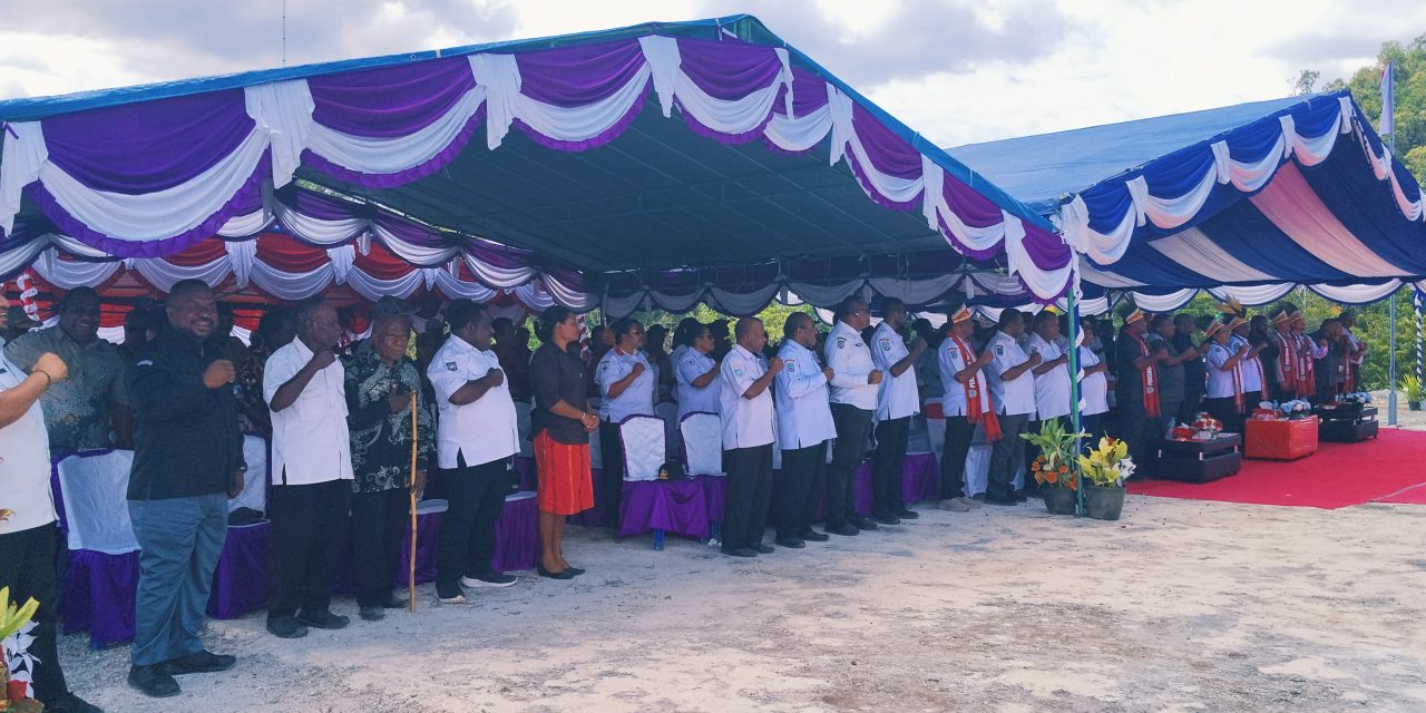 Bupati Karel Murafer Resmikan Gedung Baru Puskesmas Ayamaru Utara Timur