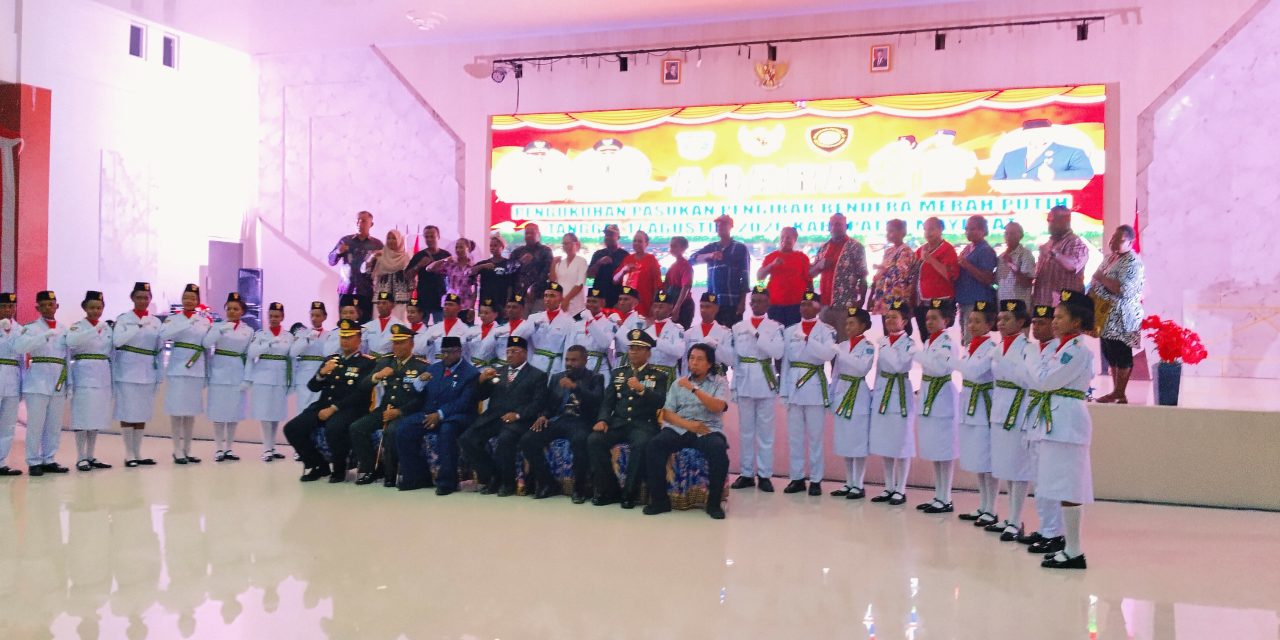 Bupati Maybrat Kukuhkan Pasukan Pengibar Bendera Merah Putih untuk HUT ke-81 Kemerdekaan RI