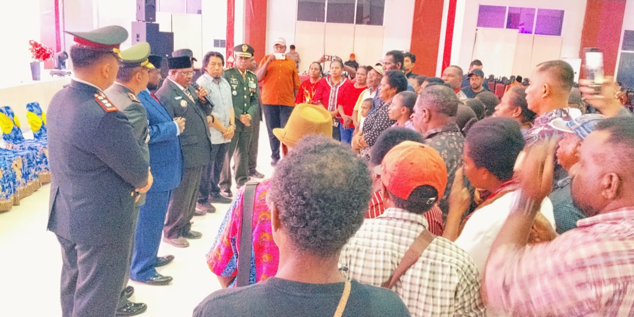 Bupati Maybrat Bertemu Orang Tua Paskibraka, Pastikan Pengamanan dan Dukungan Penuh Jelang Upacara HUT RI