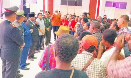Bupati Maybrat Bertemu Orang Tua Paskibraka, Pastikan Pengamanan dan Dukungan Penuh Jelang Upacara HUT RI