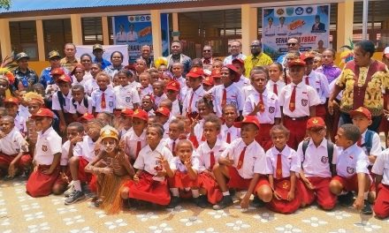 Bupati Maybrat Launching “Sehari Maybrat”, Perkuat Pendidikan Holistik dan SDM Generasi Muda