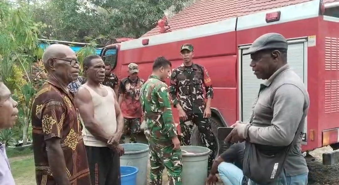 Kodim 1809/Maybrat Salurkan 40 Ribu Liter Air Bersih untuk Warga di Tiga Distrik