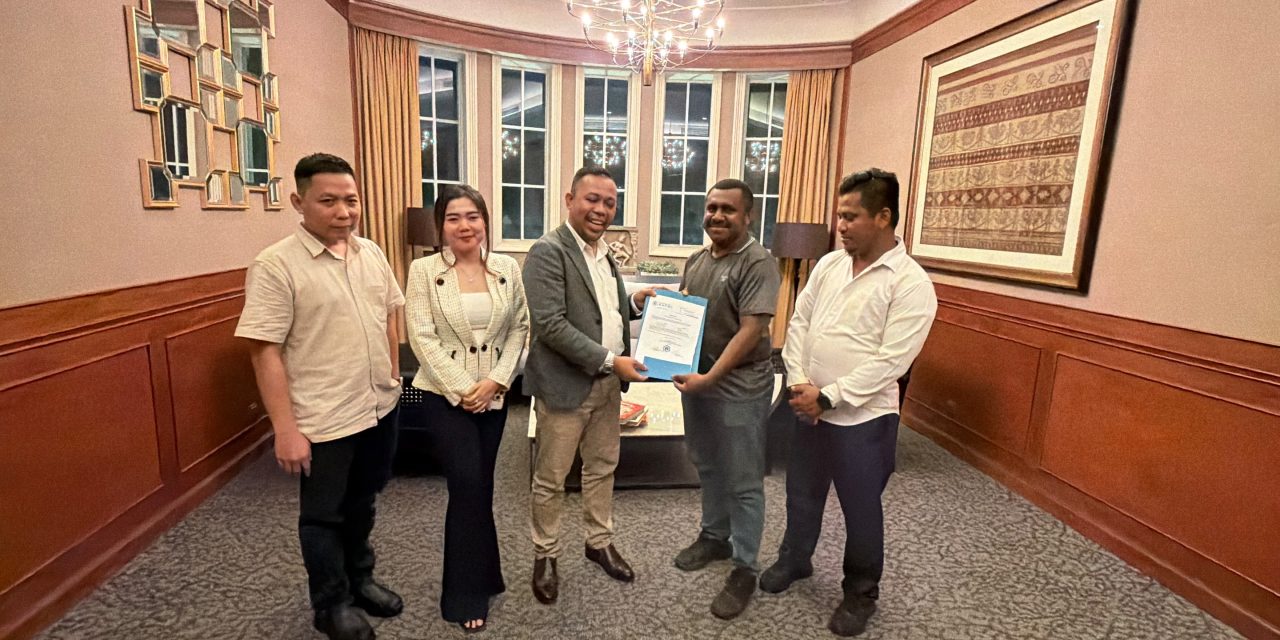 Kaleb Yohusua Kambu Terima Mandat Ketua BPD KAPMI Papua Barat Daya