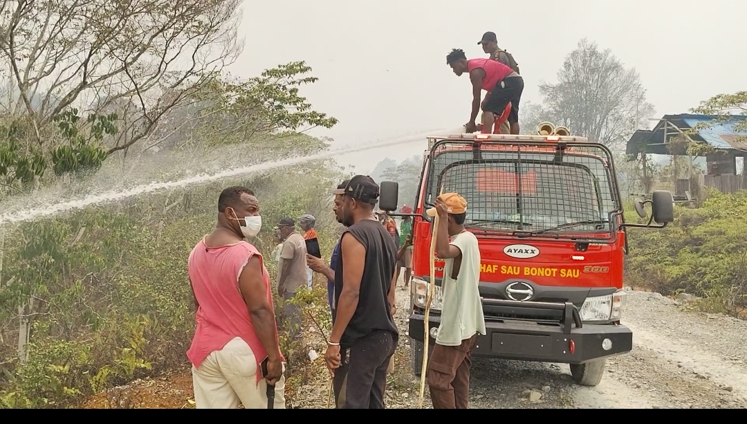 Damkar Maybrat Tangani Kebakaran Lahan di Ayamaru Selatan, Sekitar 8 Kilometer Area Terdampak kebakaran