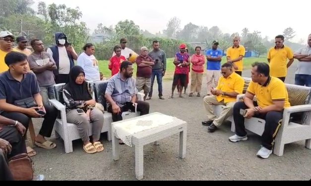 Wakil Bupati Sorong Selatan Yohan Bodory Turun Langsung Tangani Pemalangan Area Penerbangan, Kedepankan Dialog Adat
